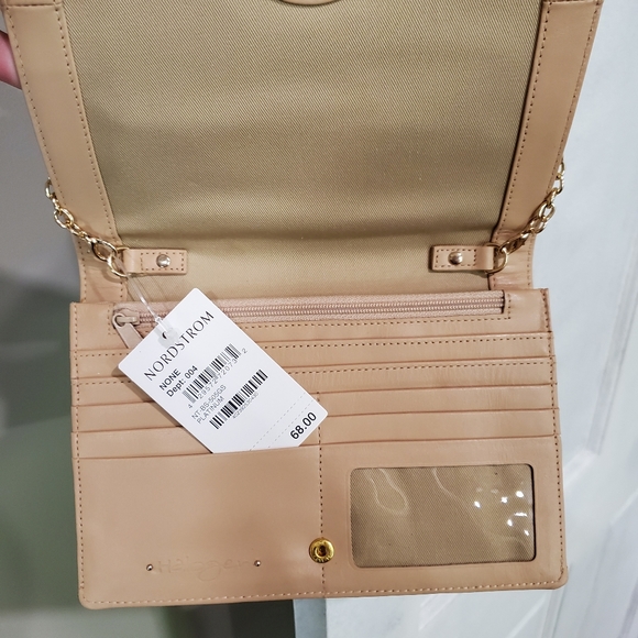 Gold cocktail party purse ! Tags still on - Picture 2 of 3